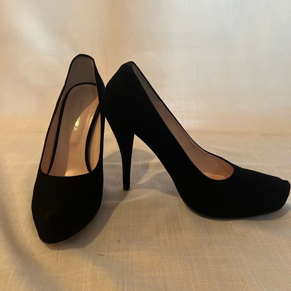 Shoebox Black Suede Pumps